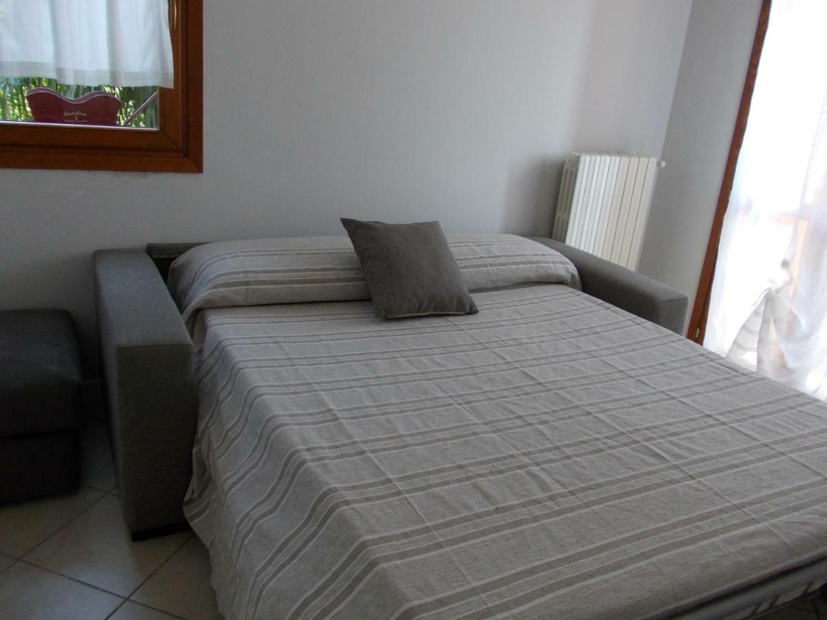 Alessandria Residence Desenzano del Garda Bagian luar foto